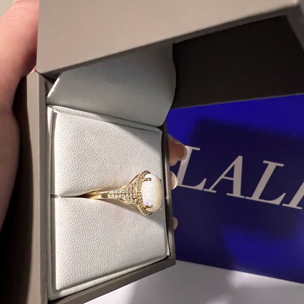 Lali 14k Gold Opal ring surrounded by Diamond accents size 8 - Picture 5 of 15